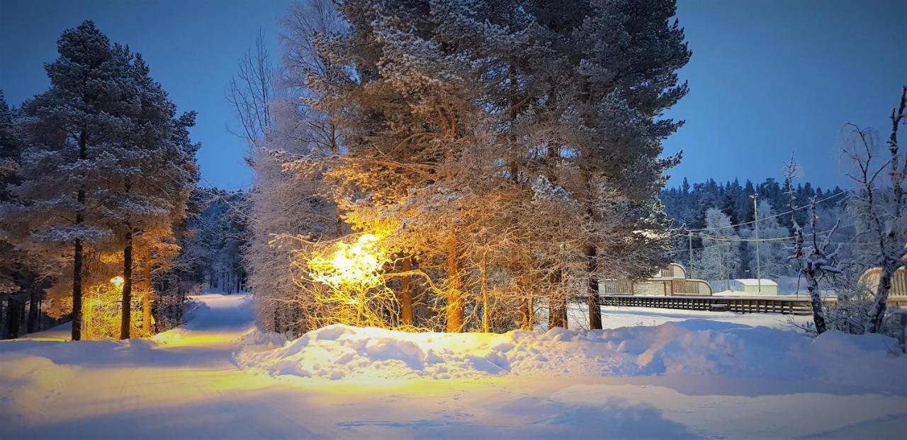 Kuukkeli Ivalo Airport Inn Esterno foto