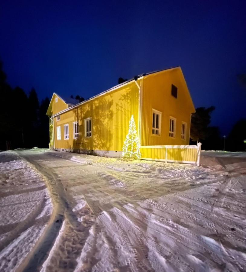 Kuukkeli Ivalo Airport Inn Esterno foto